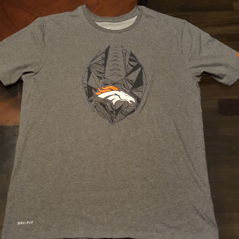 Denver Broncos Nike Dri Fit Shirt. Gray.